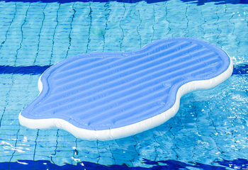 Multifunctionele opblaasbare splash plateau voor zowel jong als oud kopen. Bestel opblaasbare zwembadspelen nu online bij JB Inflatables Nederland 