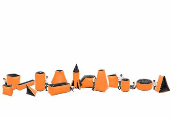 Inflatable oranje battle obstakel set van 14 stuks kopen voor zowel jong als oud. Bestel opblaasbare battle obstakel sets nu online bij JB Inflatables Nederland 