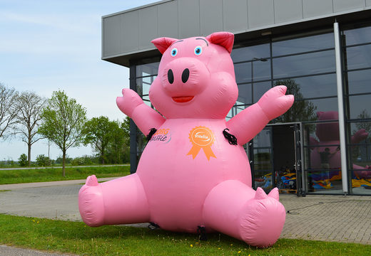 Mega inflatable Vitelia Pig 3D figure order product enlargement. Get your inflatable 3D objects online now at JB Inflatables America