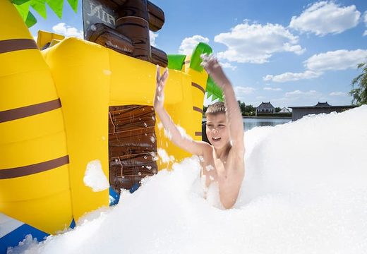 Opblaasbare schuim bubble park in thema piraat kopen voor kinderen