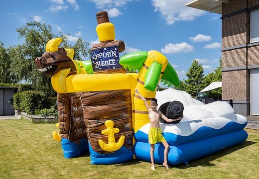 Inflatable schuim bubble park in thema piraat bestellen voor kids