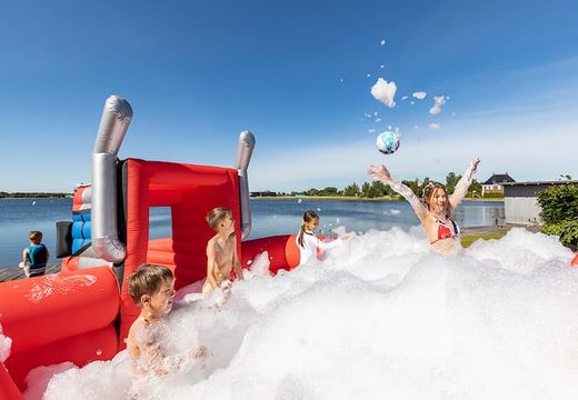 Opblaasbare schuim bubble park in thema truck bestellen voor kids
