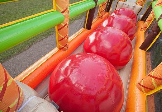 obstacle balls on assault course of 46.5 meters long